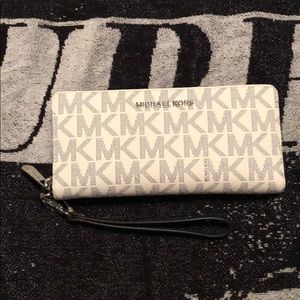 Michael Kors clutch/wristlet. NWT.